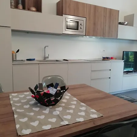 Santa Chiara Apartment *
